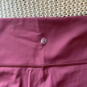 Lululemon Wunder Under High Rise Leggings (Size 6)